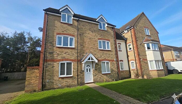 2 Bedroom Apartment To Rent In Heathfield Park Drive, Chadwell Heath, Romford, RM6