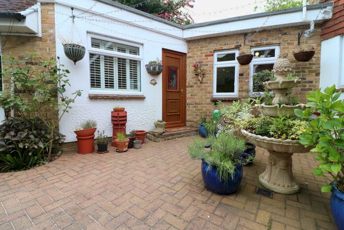 1 Bedroom Apartment To Rent In Torrington Close, Chelmsford, CM1