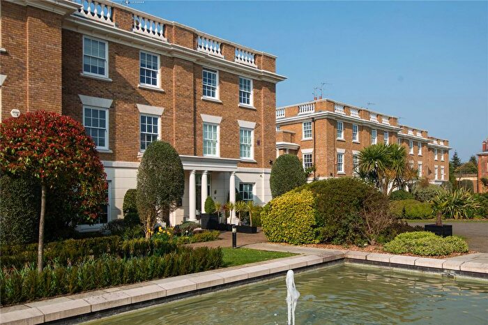 5 Bedroom End Terrace House For Sale In Corsellis Square, Twickenham, TW1