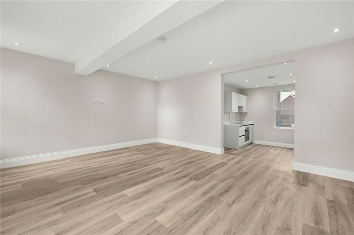 2 Bedroom Apartment To Rent In Baker Street, Weybridge, Surrey, KT13