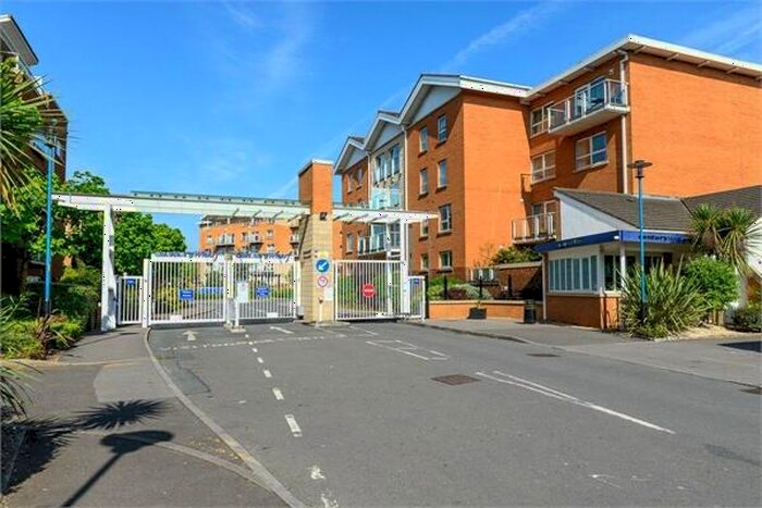 Apartment To Rent In Heol Glan Rheidol, Cardiff, CF10