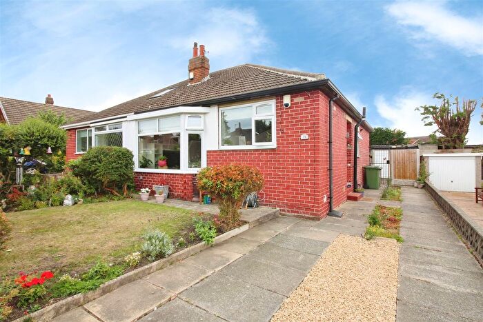 2 Bedroom Semi Detached Bungalow For Sale In Field End Crescent, Halton, Leeds, LS15