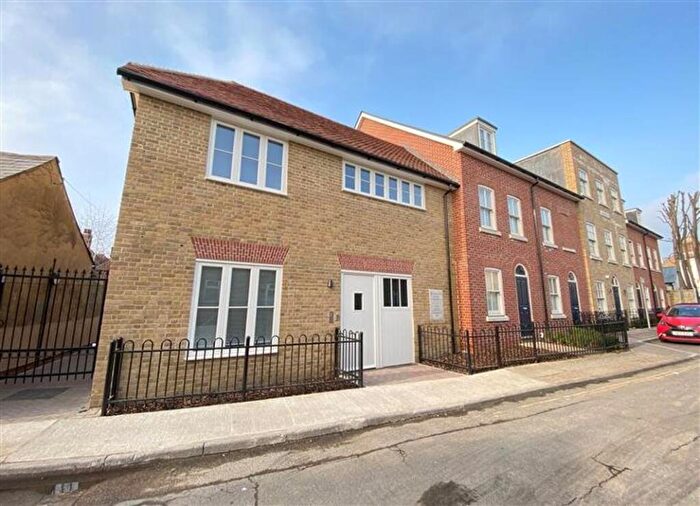 Studio To Rent In Queningate Court, Canterbury - Ref, CT1