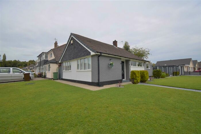 2 Bedroom Detached Bungalow To Rent In Bodmin Road, Astley, Manchester, M29