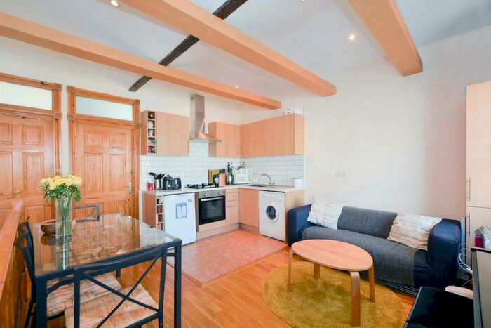 1 Bedroom Flat To Rent In Victoria Park Road, Victoria Park, E9