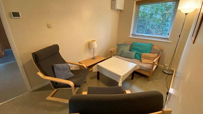 3 Bedroom Flat To Rent In Dymchurch House, Canterbury - Ref, CT1