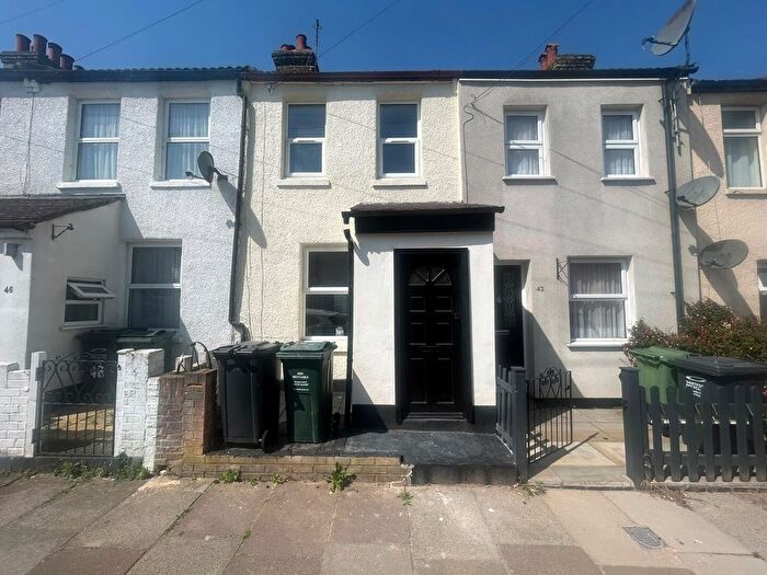 3 Bedroom Property To Rent In Howard Road, Dartford, DA1