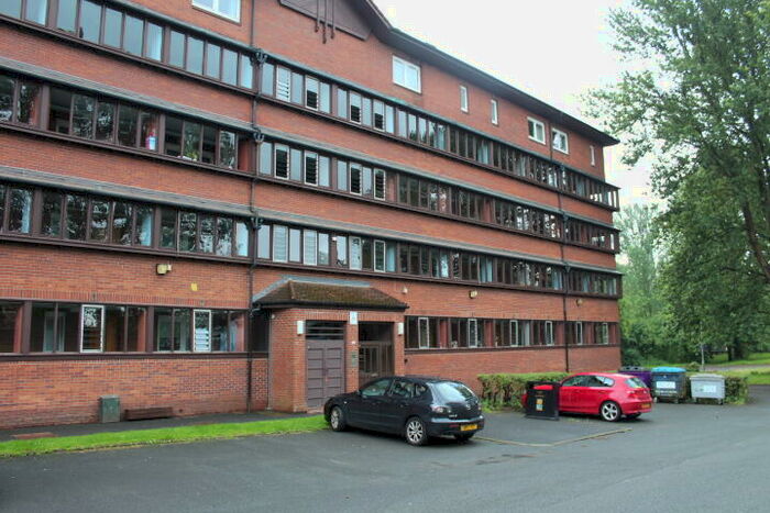 1 Bedroom Flat To Rent In Harriet Place, Pollokshaws, G43