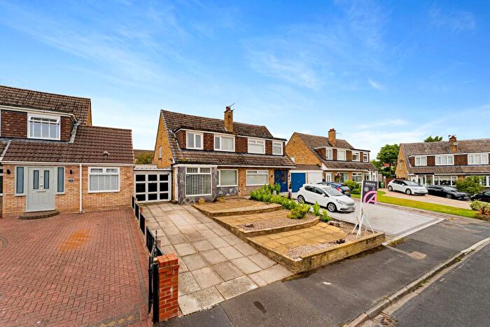 4 Bedroom Semi-Detached House For Sale In Kildare Close, Hale Village, L24