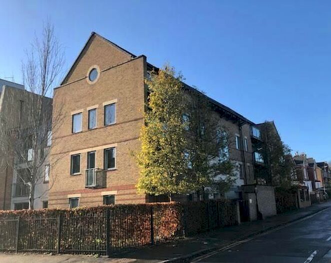 1 Bedroom Property To Rent In The Crescent, Maidenhead SL6