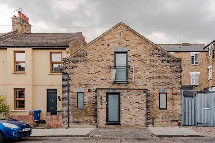 3 Bedroom Detached House For Sale In Borland Road, Peckham Rye, London, SE15