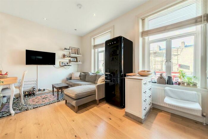1 Bedroom Flat To Rent In Castelnau, SW13