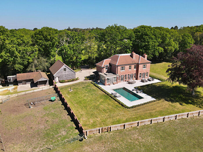 4 Bedroom Country House For Sale In Holly Hill, Hangersley, BH24