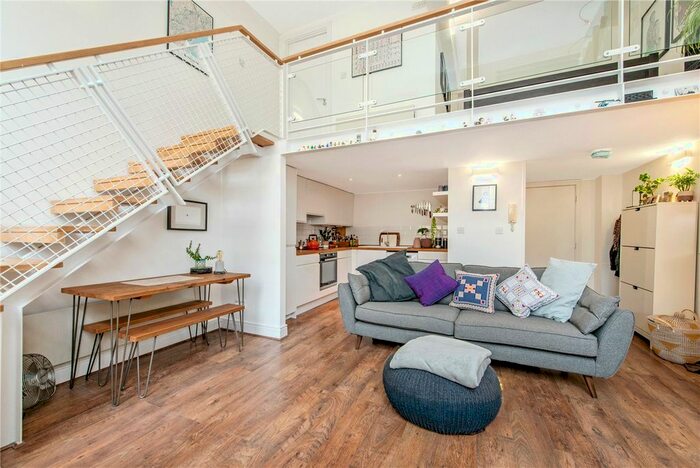 1 Bedroom Flat To Rent In Manor Gardens, Holloway, N7