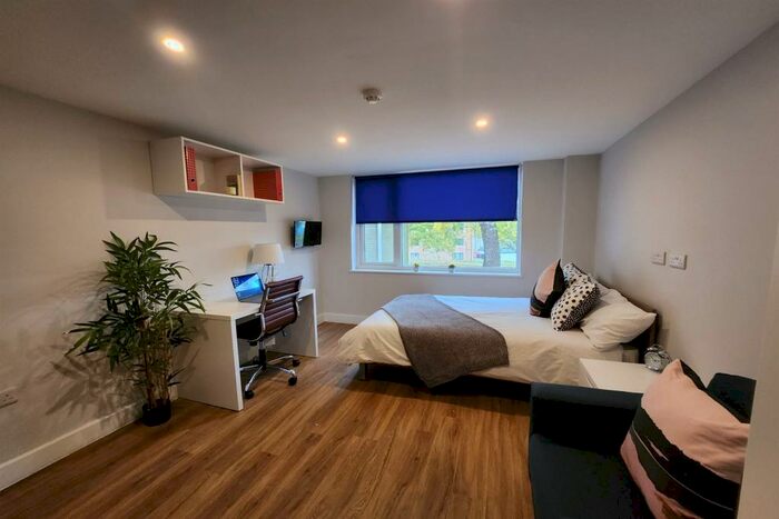 Studio To Rent In Bedroom Property In Bijou, Bradford, BD7