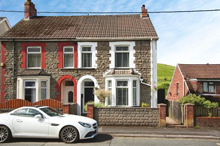 3 Bedroom Semi-Detached House For Sale In Graig Y Fedw, Abertridwr, Caerphilly, CF83