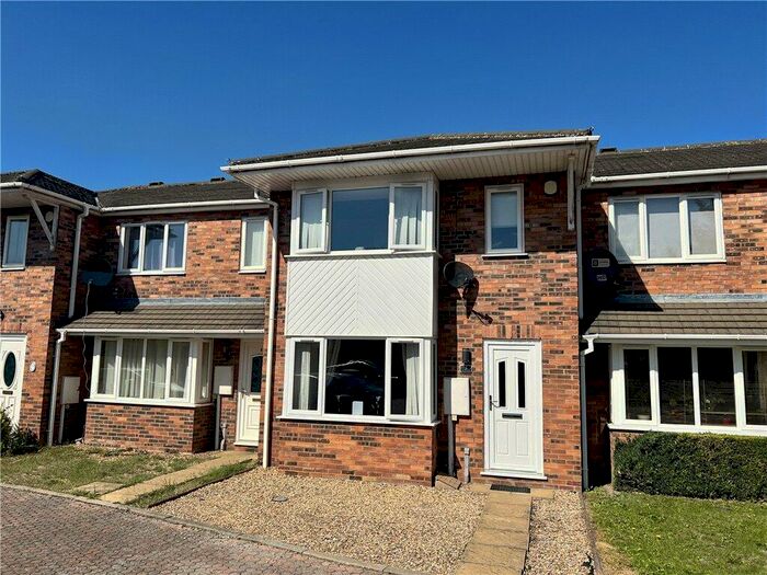 3 Bedroom Terraced House For Sale In Castle Close, Spalding, Lincolnshire, PE11