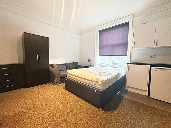 1 Bedroom Studio To Rent In Devonshire Street, Keighley, BD21