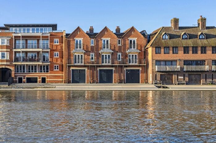 2 Bedroom Apartment For Sale In Riverside Apartment, SL4