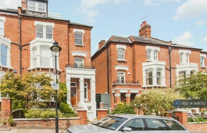 2 Bedroom Flat To Rent In Nassington Road, London, NW3