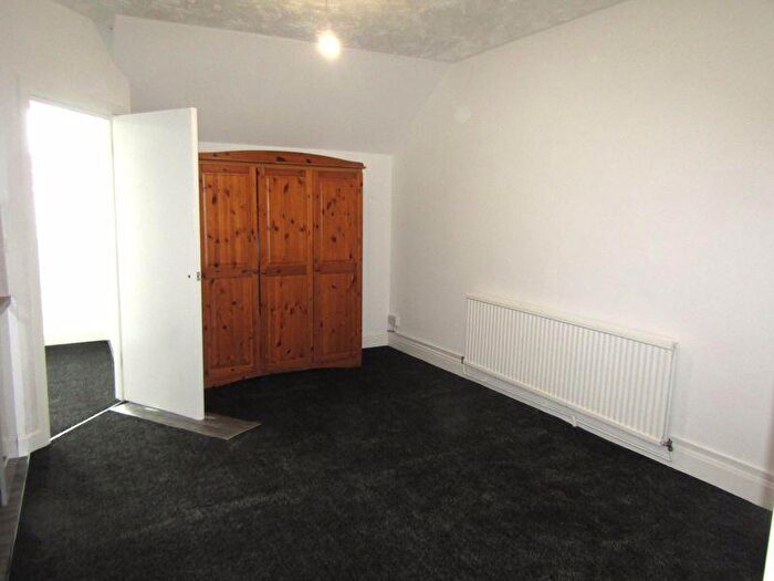2 Bedroom Flat To Rent In Clough Road, Rotherham, S61