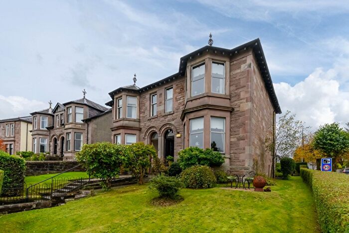 4 Bedroom Semi-detached House For Sale In Manor Crescent, Gourock, PA19