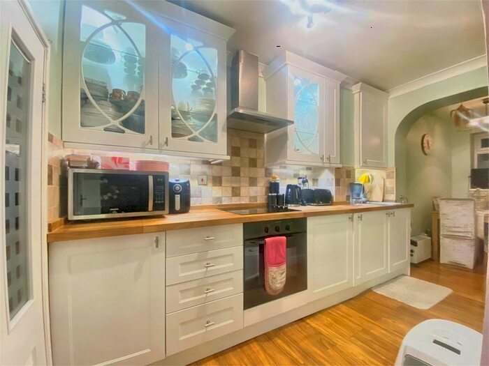 2 Bedroom End Of Terrace House To Rent In Cowley Mill Road, Uxbridge, Middlesex UB8