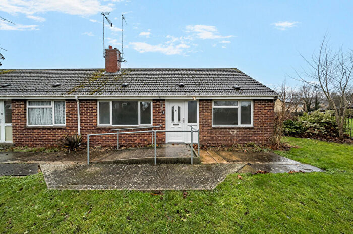 2 Bedroom Bungalow For Sale In Pye Street, Faringdon, Oxfordshire, SN7