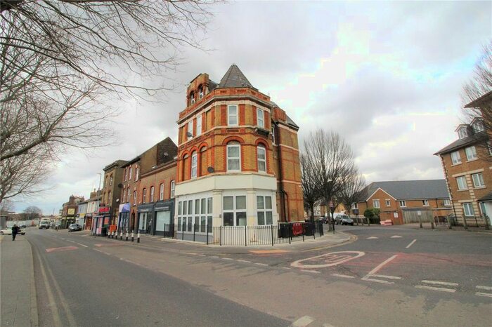 2 Bedroom Flat To Rent In The Grove, Gravesend, Kent, DA12