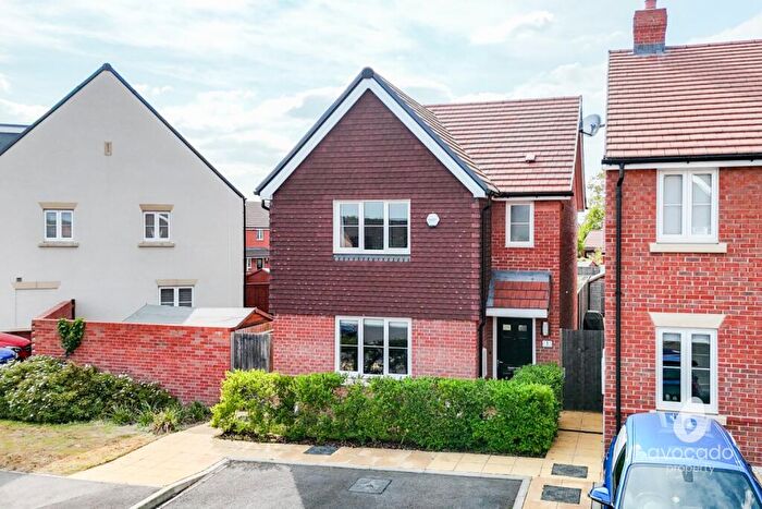 3 Bedroom Detached House For Sale In Newlands Close, Shinfield, RG2