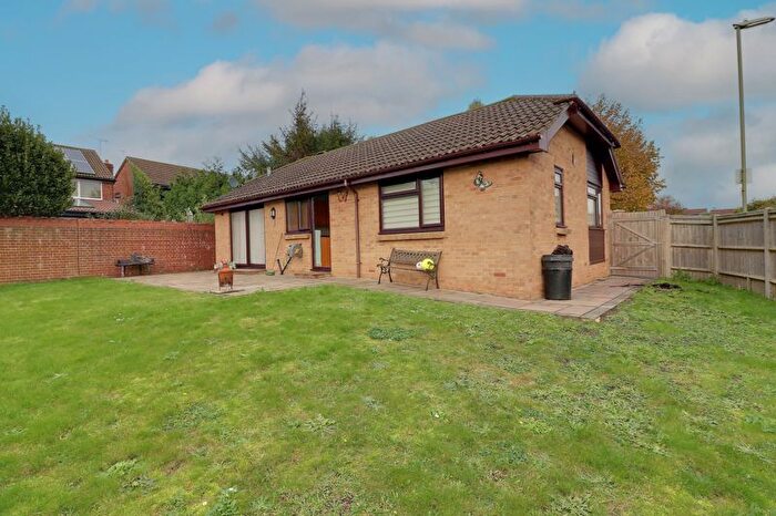 2 Bedroom Detached Bungalow To Rent In Lychgate Drive, Horndean, Waterlooville, PO8