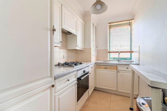 2 Bedroom Flat To Rent In Shoot Up Hill, Kilburn, London, NW2