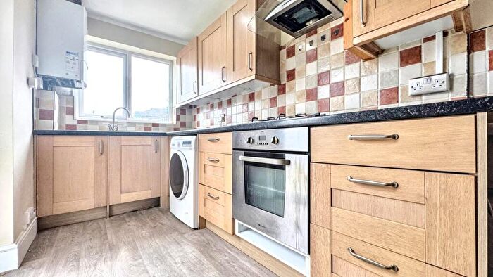 4 Bedroom Terraced House To Rent In Tredegar Road, Bristol, BS16