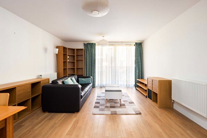 2 Bedroom Flat To Rent In Nelson Walk, Bow, London, E3