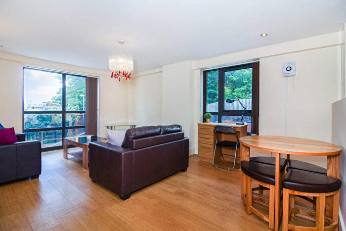 1 Bedroom Flat To Rent In Cardigan Road, Leeds, LS6