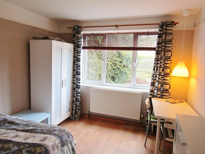 2 Bedroom Flat To Rent In Beacon Lane, Exeter, EX4