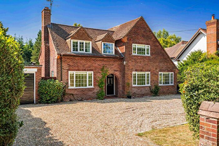 4 Bedroom Detached House For Sale In Summit, Crays Pond, RG8