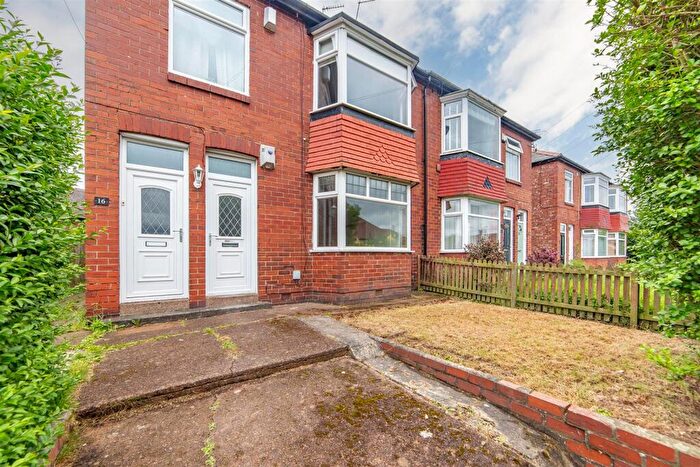 2 Bedroom Flat To Rent In Faldonside, Newcastle Upon Tyne, NE6