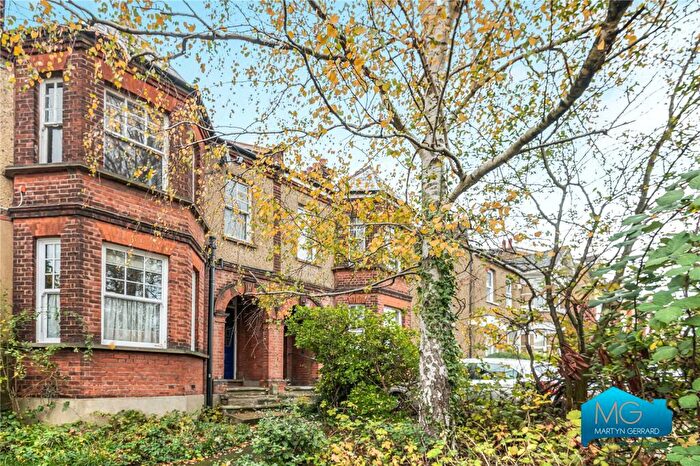 2 Bedroom Apartment To Rent In Park Road, New Barnet, Hertfordshire, EN4