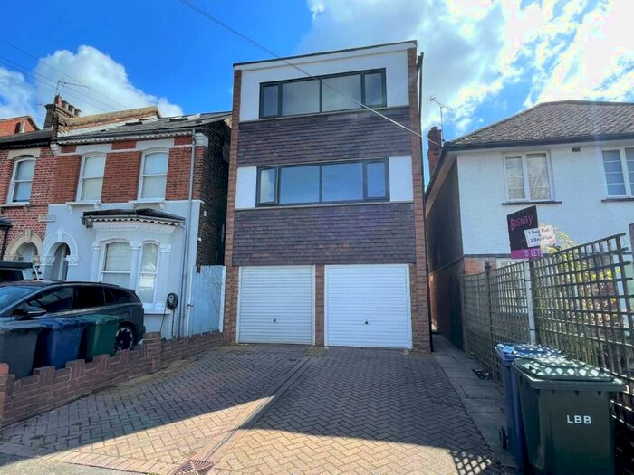 2 Bedroom Flat To Rent In Marion Road, Mill Hill, NW7