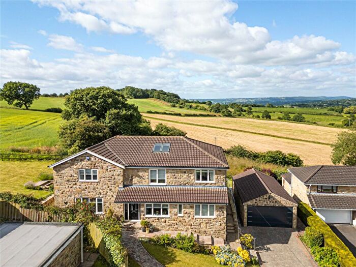 4 Bedroom Detached House For Sale In Walton Park, Pannal, Harrogate, North Yorkshire, HG3