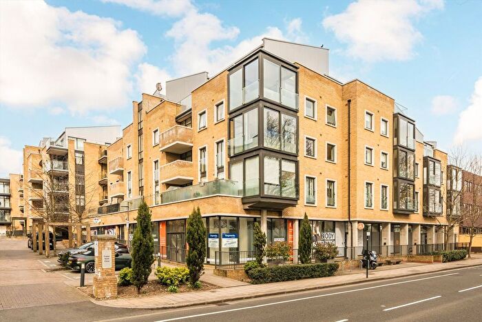 3 Bedroom Flat To Rent In Frazer Nash Close, Isleworth, TW7