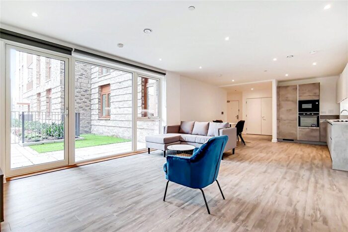2 Bedroom Flat To Rent In Fresh Wharf Road, Barking, Essex, IG11