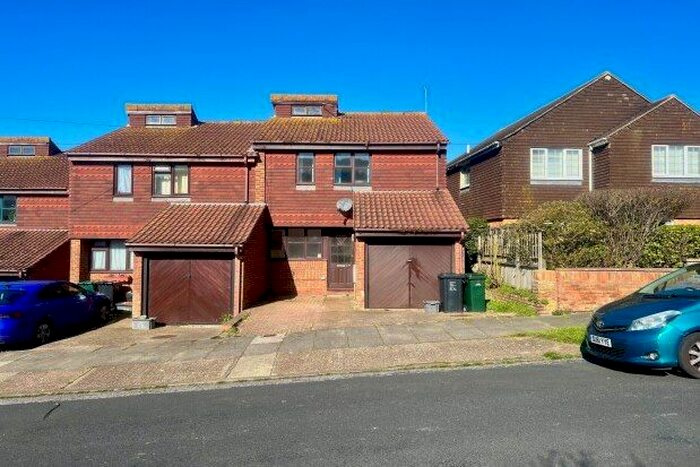 3 Bedroom Property To Rent In Saltdean, Brighton, BN2