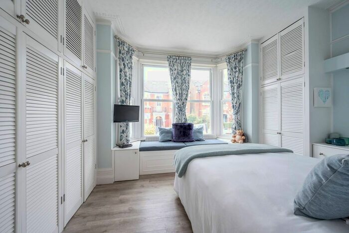 2 Bedroom Flat To Rent In Leopold Road, Wimbledon, London, SW19