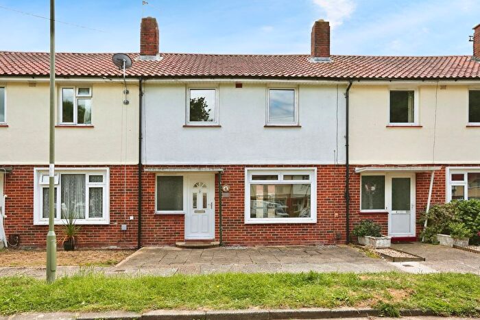 2 Bedroom Property To Rent In Green Crescent, Gosport, PO13