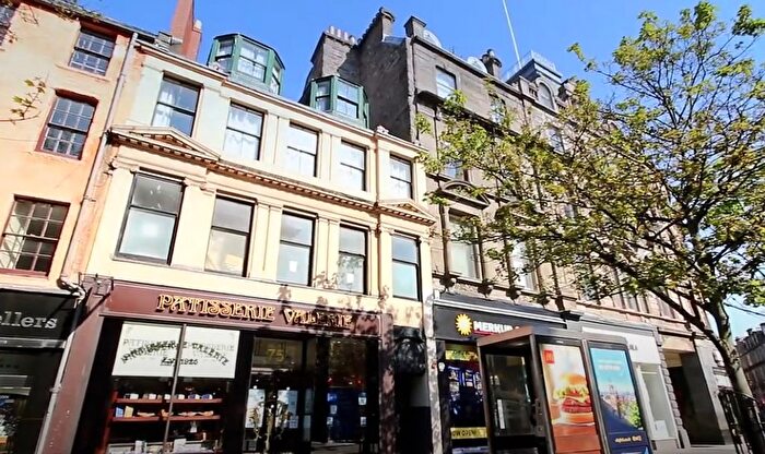 2 Bedroom Flat To Rent In High Street, City Centre, Dundee, DD1