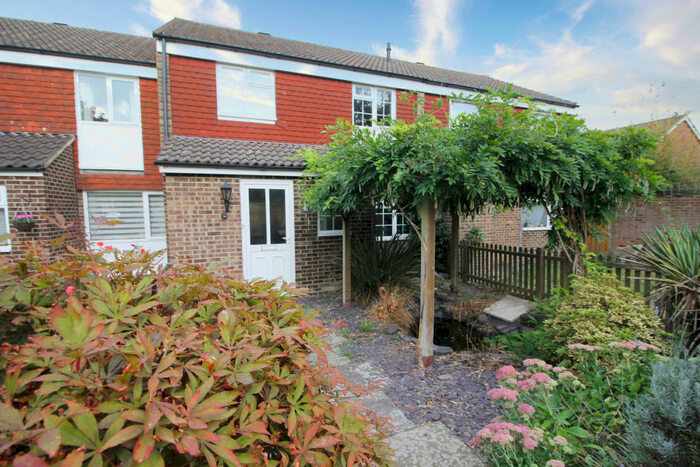 3 Bedroom House To Rent In Kingsley Road, Horley, RH6