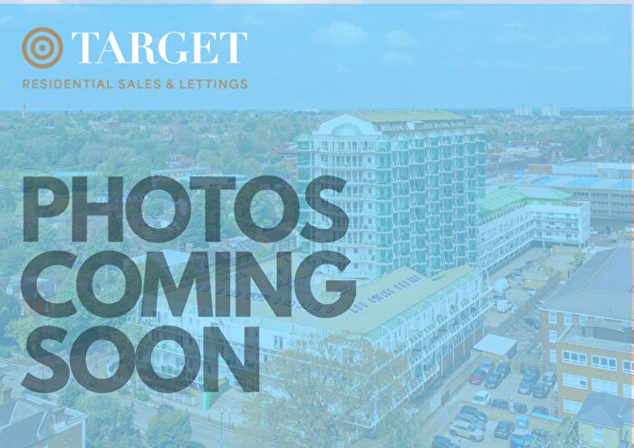 2 Bedroom Flat To Rent In Sydney Road, Enfield, EN2