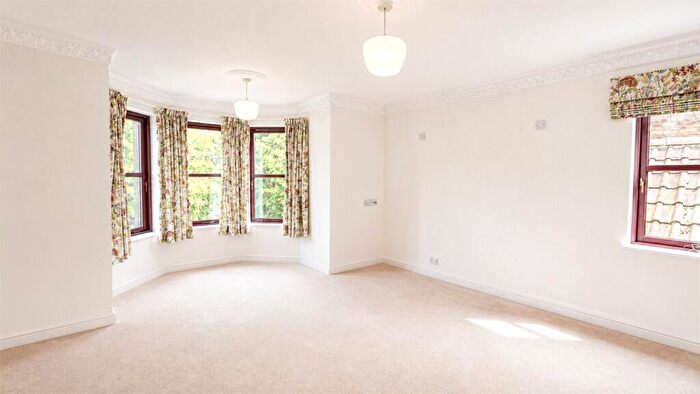 2 Bedroom Apartment For Sale In Whatley Road, Bristol, BS8